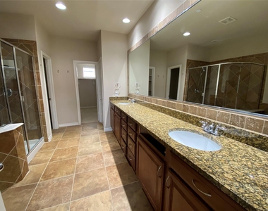 15831 Breedlove Place - Photo Thumbnail 4