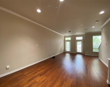 15831 Breedlove Place - Photo Thumbnail 9