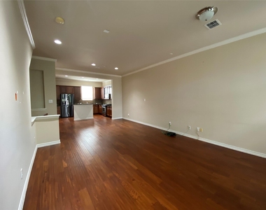15831 Breedlove Place - Photo Thumbnail 10