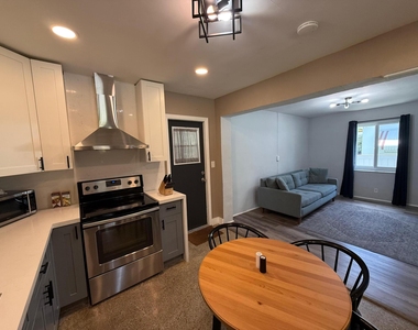 637 Sw 2nd Street - Photo Thumbnail 7