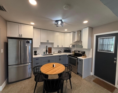637 Sw 2nd Street - Photo Thumbnail 6