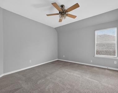 1013 Wenk Drive - Photo Thumbnail 17