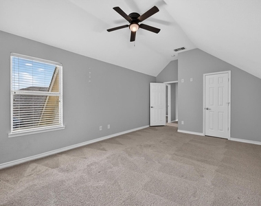 1013 Wenk Drive - Photo Thumbnail 16