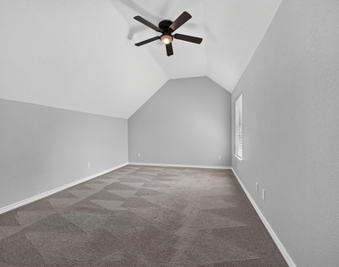 1013 Wenk Drive - Photo Thumbnail 15