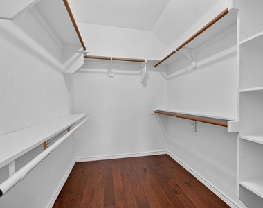 1013 Wenk Drive - Photo Thumbnail 21