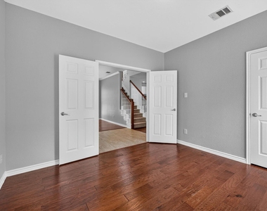 1013 Wenk Drive - Photo Thumbnail 29
