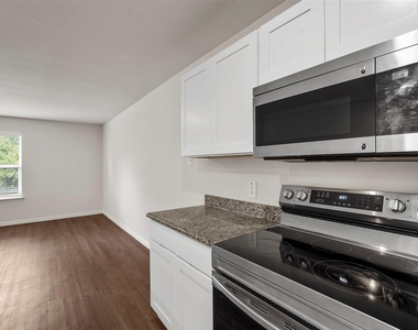 2208 Sayle Street - Photo Thumbnail 5