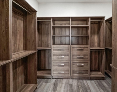 3525 Normandy Avenue - Photo Thumbnail 7