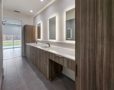 3525 Normandy Avenue - Photo Thumbnail 15
