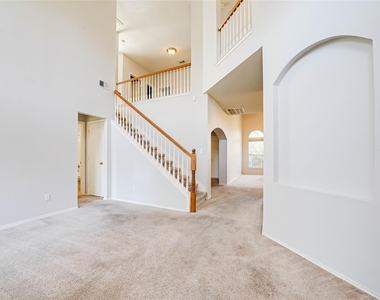 5008 Vineyard Lane - Photo Thumbnail 12