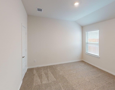 3920 Glastonbury Road - Photo Thumbnail 10