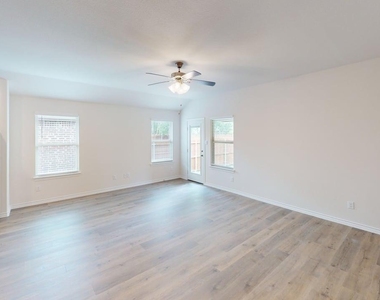3920 Glastonbury Road - Photo Thumbnail 5