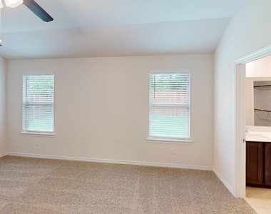 3920 Glastonbury Road - Photo Thumbnail 6