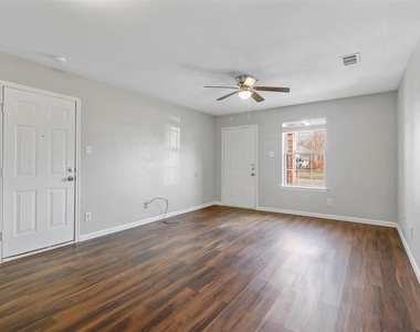 1716 Manor Garden - Photo Thumbnail 7