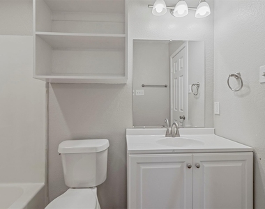 1716 Manor Garden - Photo Thumbnail 10