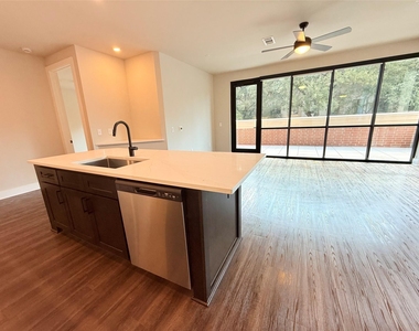 3255 Carlisle Street - Photo Thumbnail 3