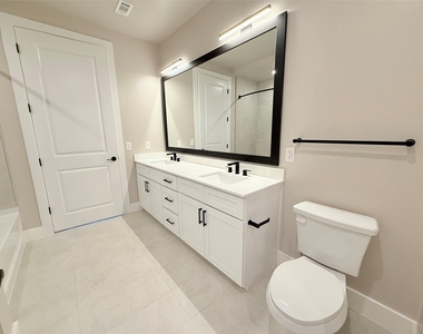 3255 Carlisle Street - Photo Thumbnail 8