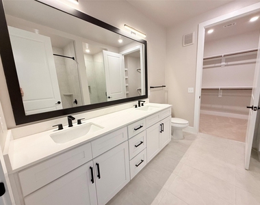 3255 Carlisle Street - Photo Thumbnail 5