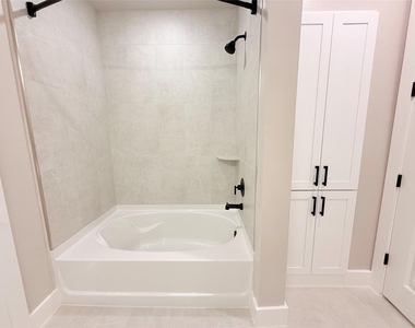 3255 Carlisle Street - Photo Thumbnail 13