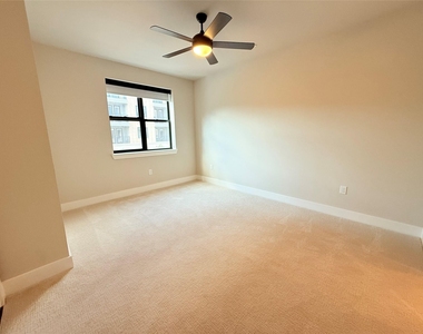 3255 Carlisle Street - Photo Thumbnail 4