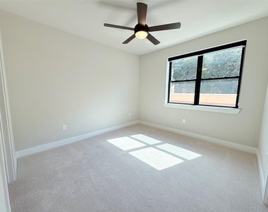 3255 Carlisle Street - Photo Thumbnail 10