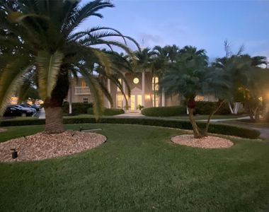 3201 Ne 36th Street - Photo Thumbnail 1