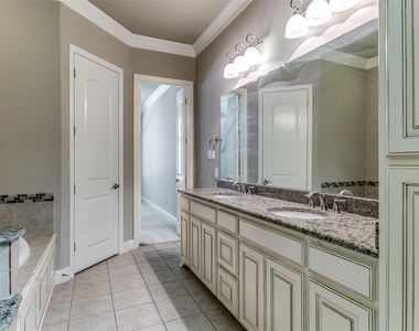 809 Milton Way - Photo Thumbnail 7