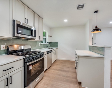 1646 Jackson Street - Photo Thumbnail 3