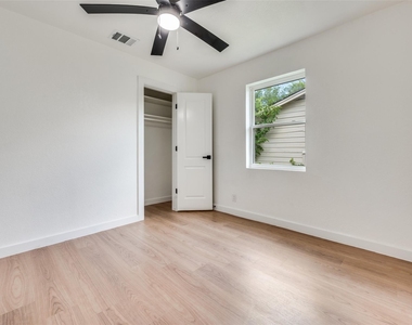 1646 Jackson Street - Photo Thumbnail 8