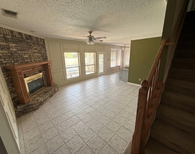 2332 Boardwalk Drive - Photo Thumbnail 2