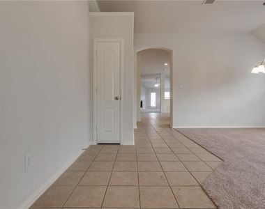 2717 Sunlight Drive - Photo Thumbnail 2