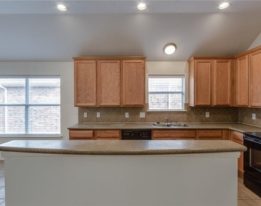 2717 Sunlight Drive - Photo Thumbnail 23
