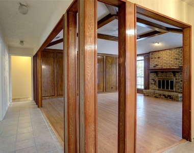 3913 Sandia Drive - Photo Thumbnail 4