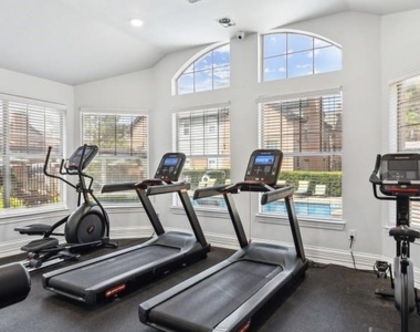 6201 Chapel Hill Boulevard - Photo Thumbnail 17