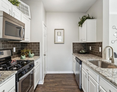 6201 Chapel Hill Boulevard - Photo Thumbnail 4