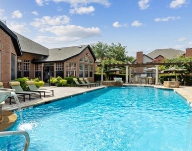 6201 Chapel Hill Boulevard - Photo Thumbnail 15