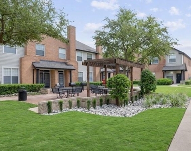 6201 Chapel Hill Boulevard - Photo Thumbnail 19