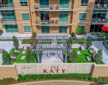 4719 Cole Avenue - Photo Thumbnail 27
