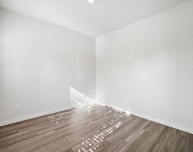 10529 Tuxinaw Trail - Photo Thumbnail 4