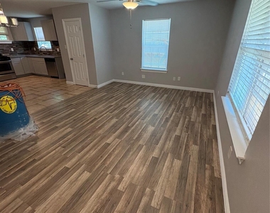 549 Neomi Avenue - Photo Thumbnail 1