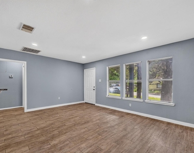 8323 Lapanto Lane - Photo Thumbnail 5