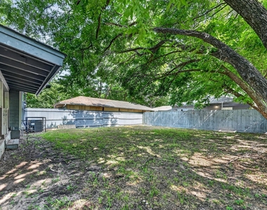 8323 Lapanto Lane - Photo Thumbnail 16