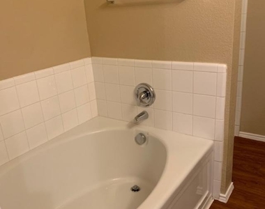 1437 Thornhill Lane - Photo Thumbnail 10