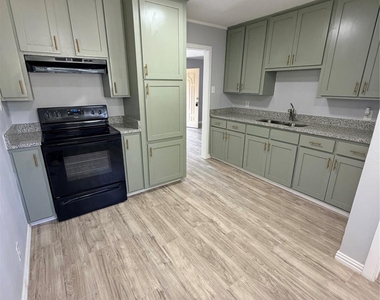 3004 Haynie Street - Photo Thumbnail 7