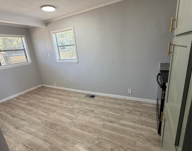 3004 Haynie Street - Photo Thumbnail 5
