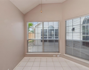 10613 Brandenberg Drive - Photo Thumbnail 11