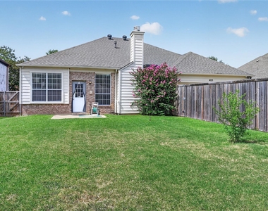 423 Halifax Drive - Photo Thumbnail 16