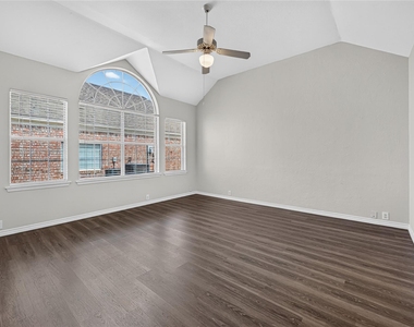 423 Halifax Drive - Photo Thumbnail 1