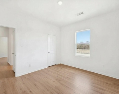 4713 Harlequin Drive - Photo Thumbnail 12