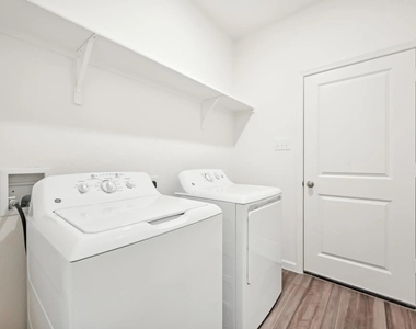 4713 Harlequin Drive - Photo Thumbnail 9